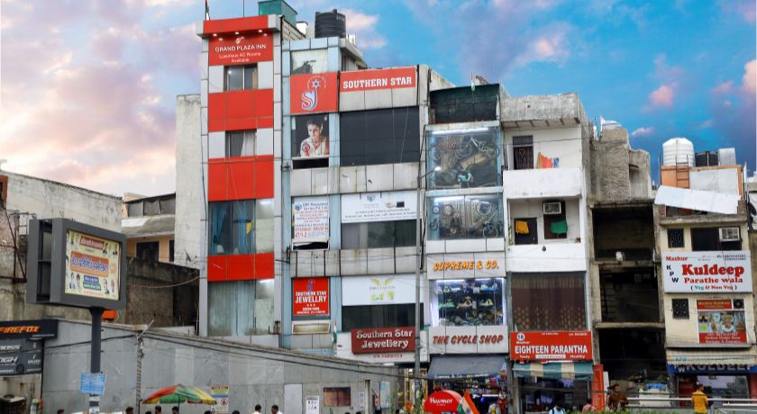 Grand Plaza Inn in Delhi