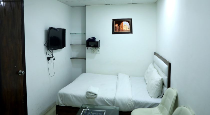 Grand Plaza Inn in Delhi