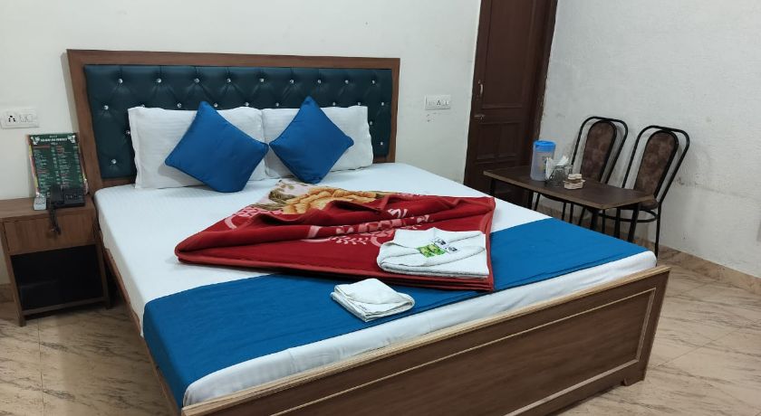 Hotel Holiday Inn Paradise in Chandigarh