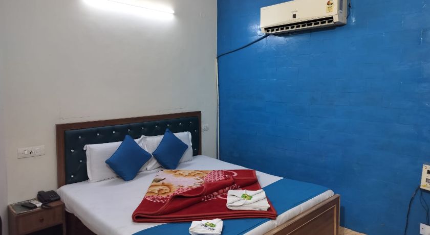 Hotel Holiday Inn Paradise in Chandigarh
