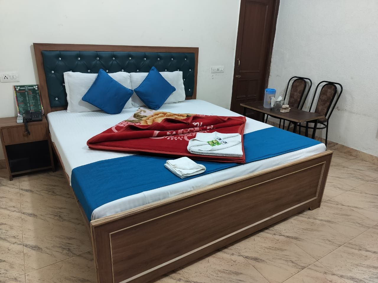 Hotel Holiday Inn Paradise in Chandigarh