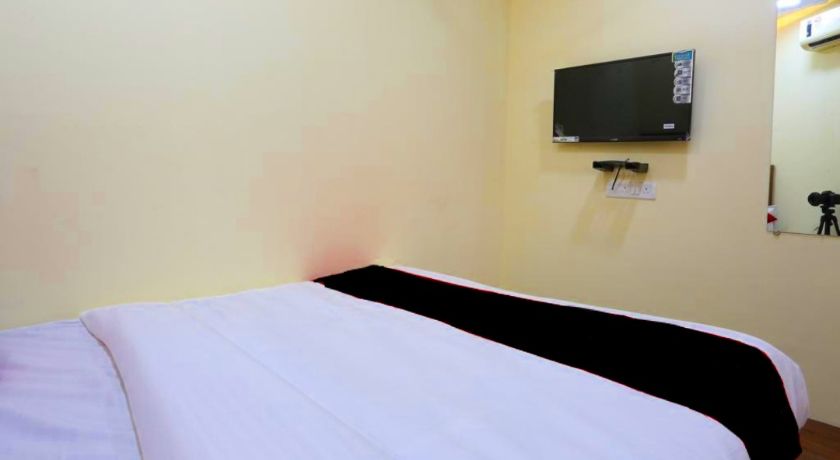 Hotel Crown in Mumbai