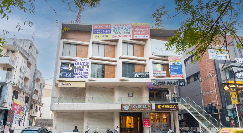 Hotel Lee Grand in Anand