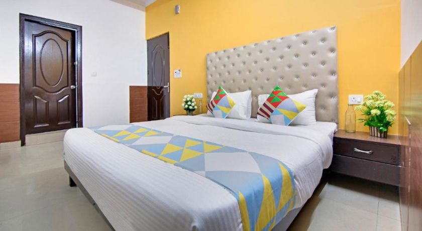 Hotel The Lazeez in Delhi