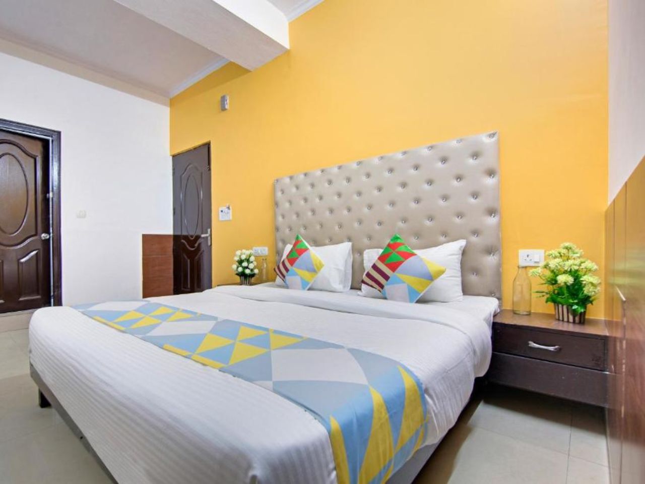 Hotel The Lazeez in Delhi