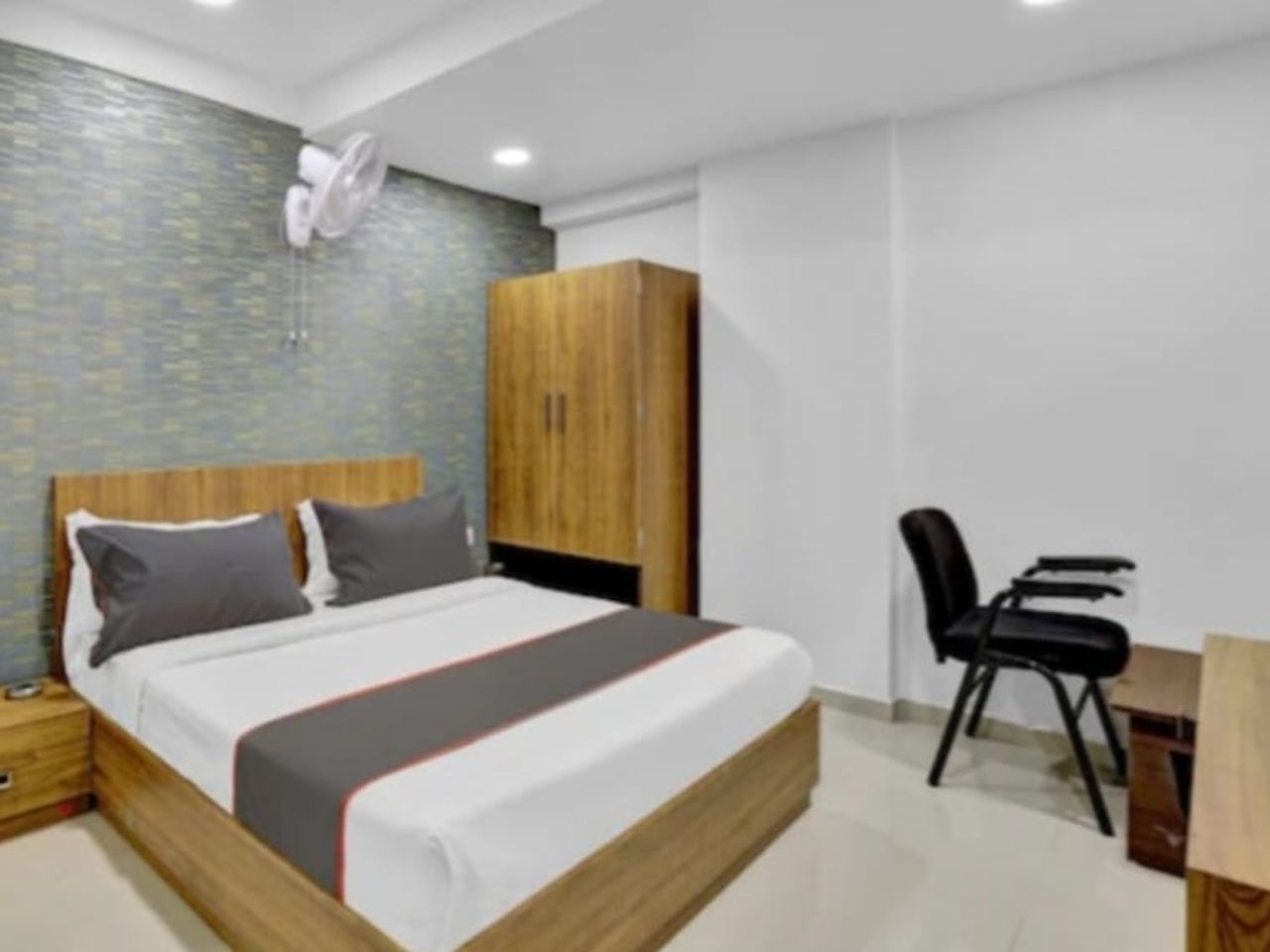 Hotel Royal Mansion in Gandhinagar