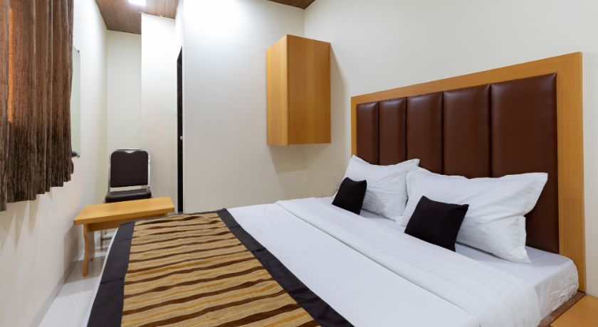Hotel Sara Lodging in Navi Mumbai