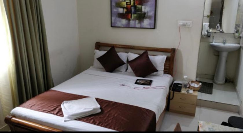 Hotel Crystal Inn in Pune