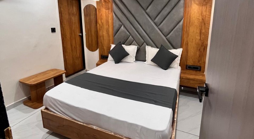 Hotel Skyland in Ahmedabad