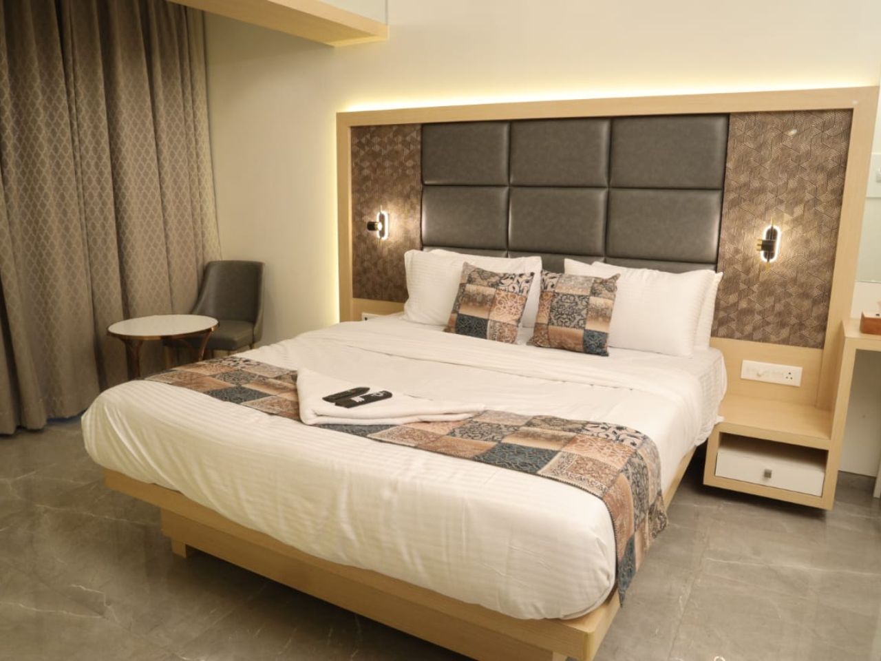 Hotel Maple Inn in Thane