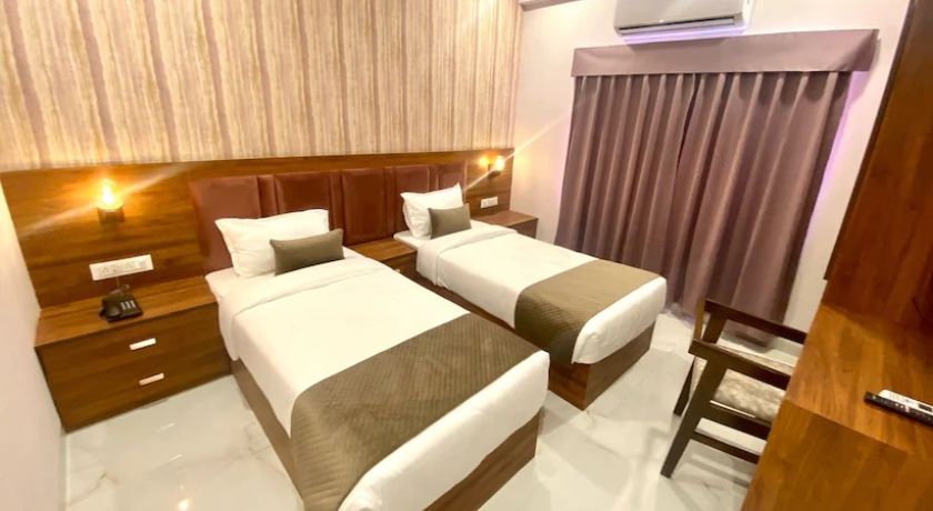 Hotel Mumbai House - Near CHL Hospital in Indore