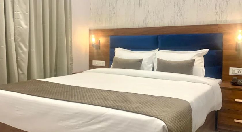 Hotel Mumbai House - Near CHL Hospital in Indore