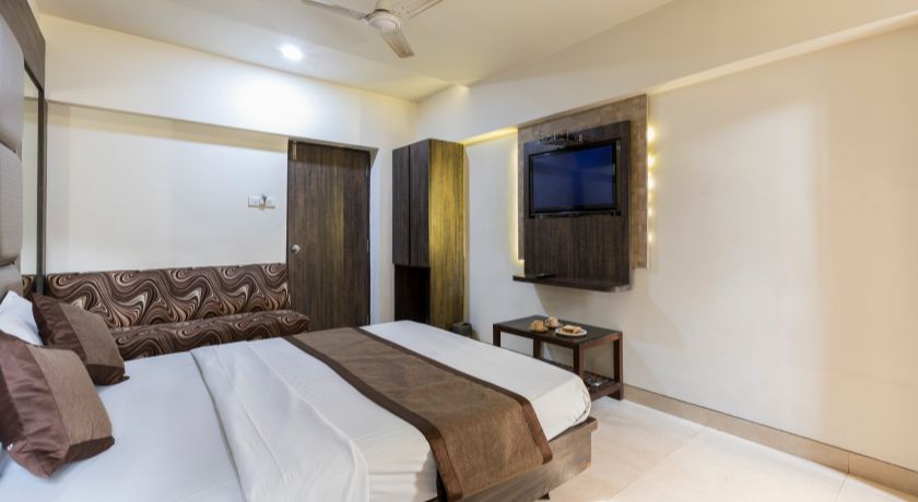 Hotel Pancharatna Lodging in Mumbai