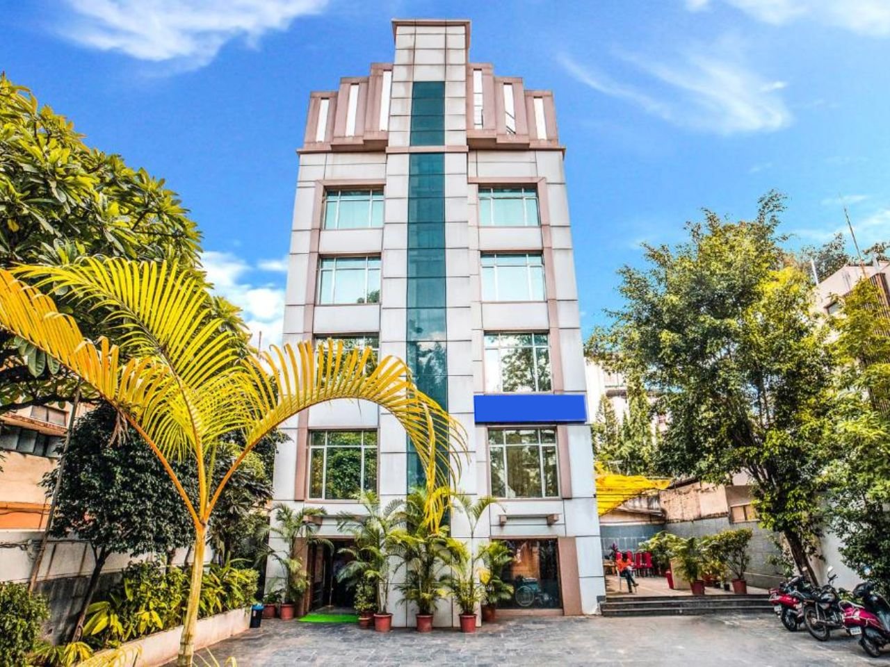 Hotel Lakme Executive in Pune