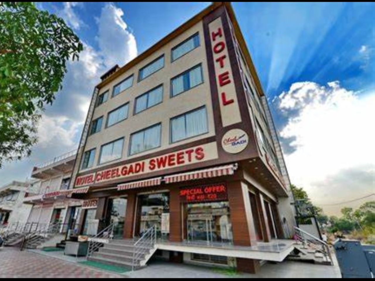 Hotel Cheelgadi in Jaipur