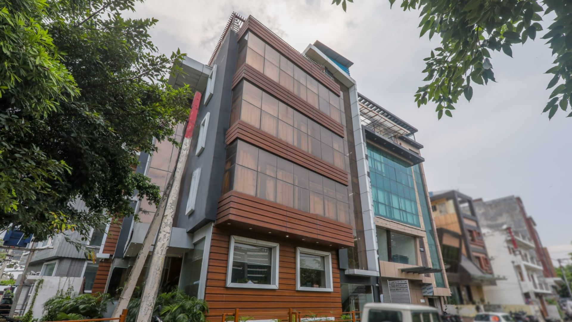 Hotel Surya Grand in Lucknow