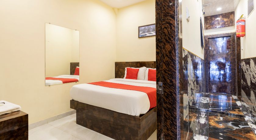 Hotel Queen Palace in Mumbai