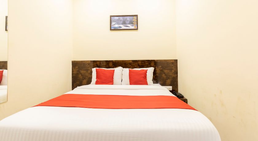 Hotel Queen Palace in Mumbai