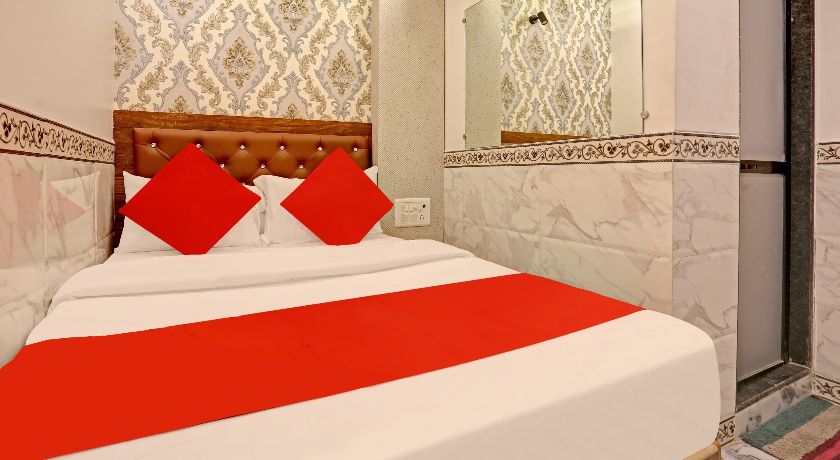 Hotel Sky Palace in Mumbai