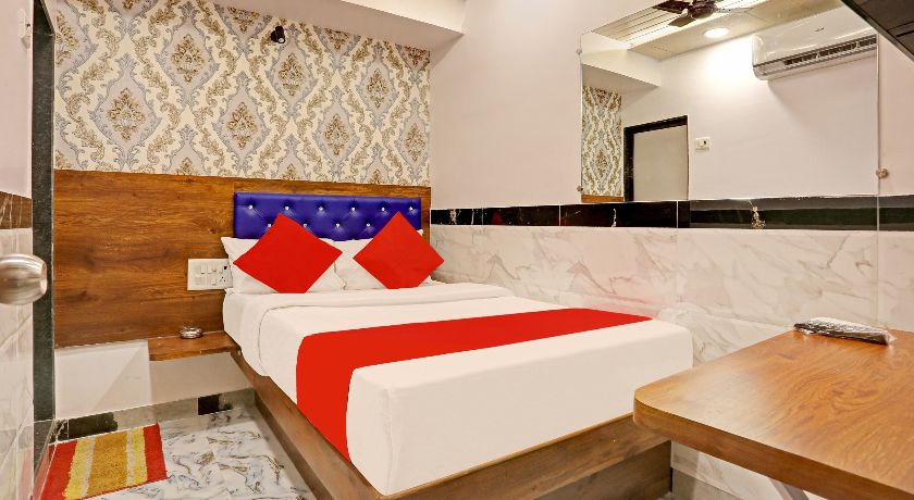 Hotel Sky Palace in Mumbai