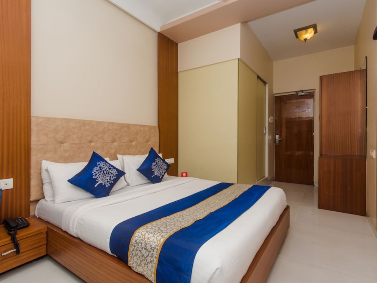 Hotel Seven Hills Inn in Mumbai