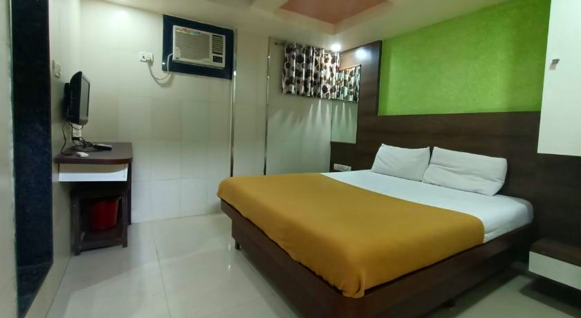 Hotel Navratna Residency in Thane