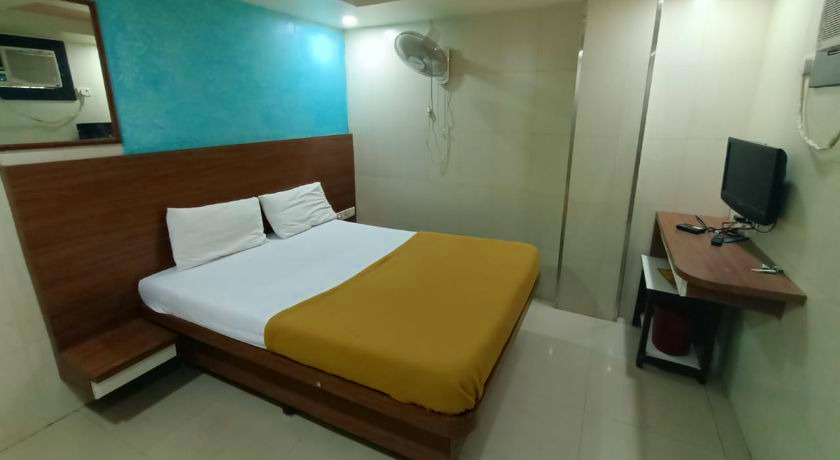 Hotel Navratna Residency in Thane