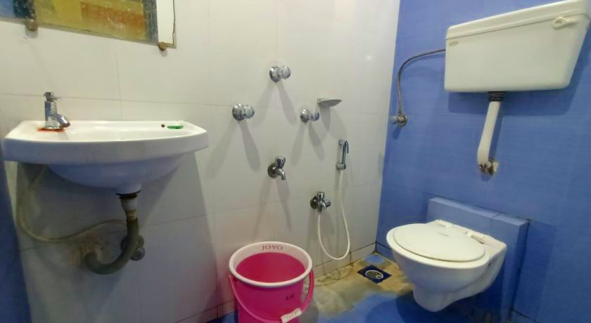 Hotel Navratna Residency in Thane