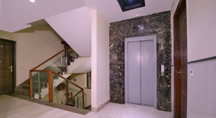 Hotel Lotus Palace in Delhi