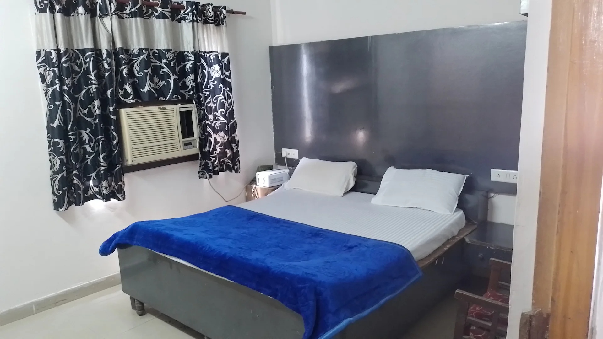 Hotel Dayal in Lucknow