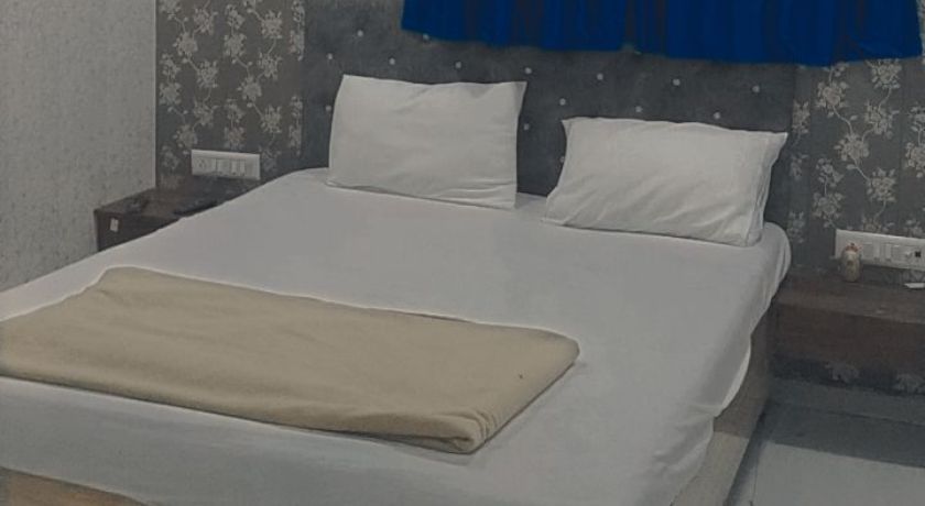 Hotel Saini Guest House in Mumbai