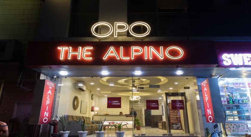 Hotel Opo The Alpino in Delhi