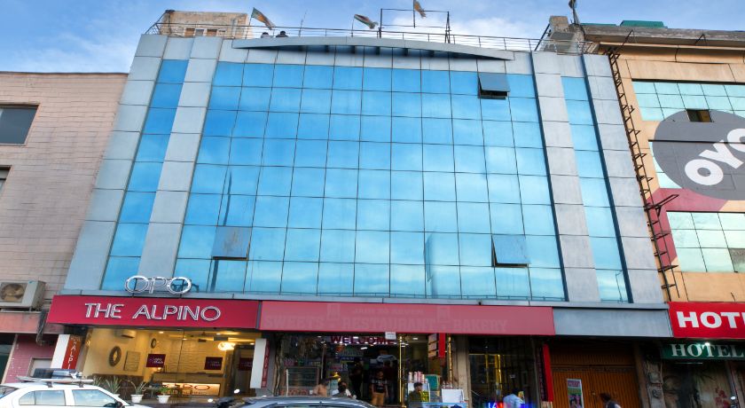 Hotel Opo The Alpino in Delhi