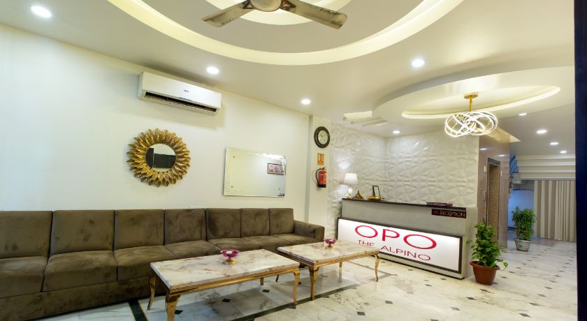 Hotel Opo The Alpino in Delhi