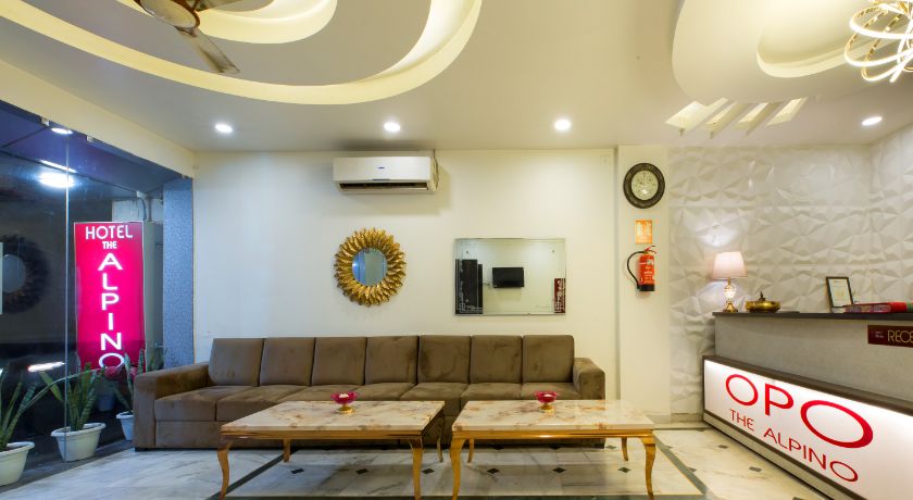 Hotel Opo The Alpino in Delhi