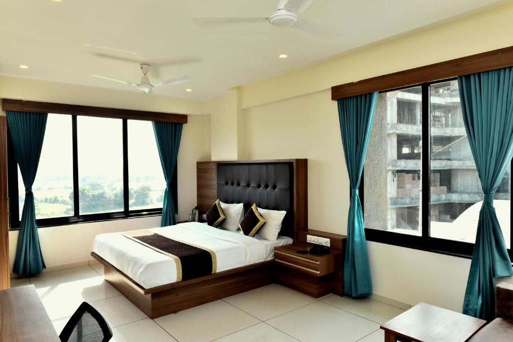 Hotel Aagman in Ahmedabad