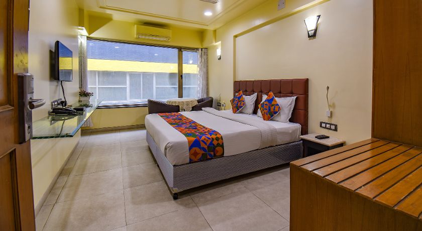 Hotel SR Rooms in Pune
