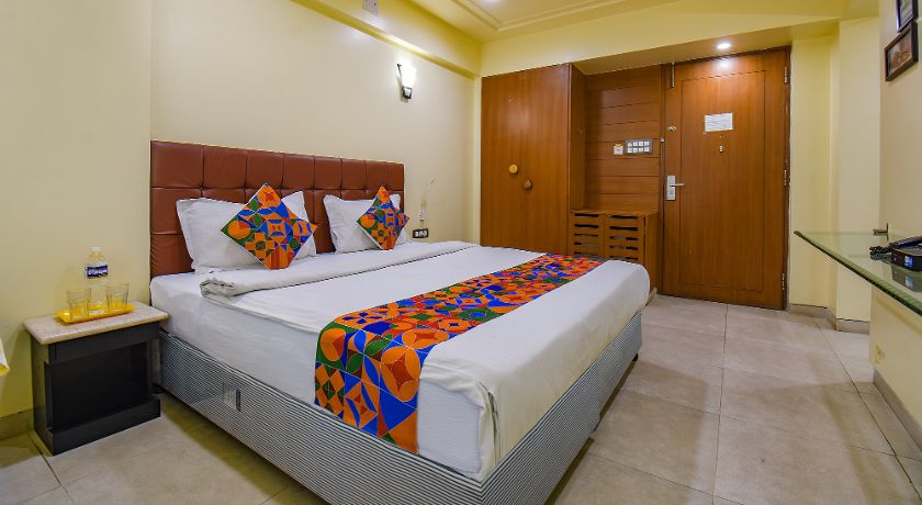 Hotel SR Rooms in Pune
