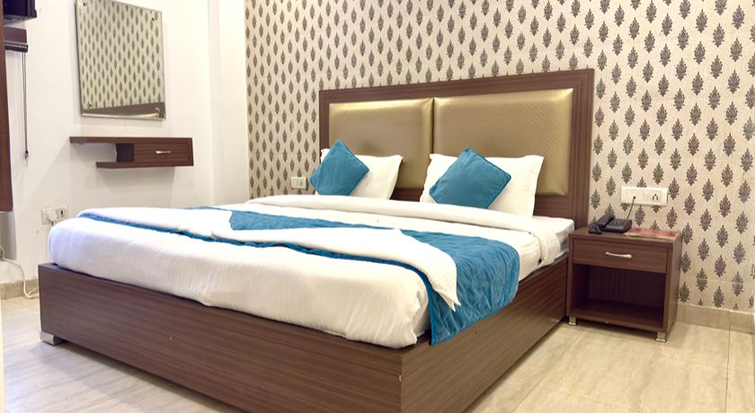 Hotel Pawan Plaza in Delhi