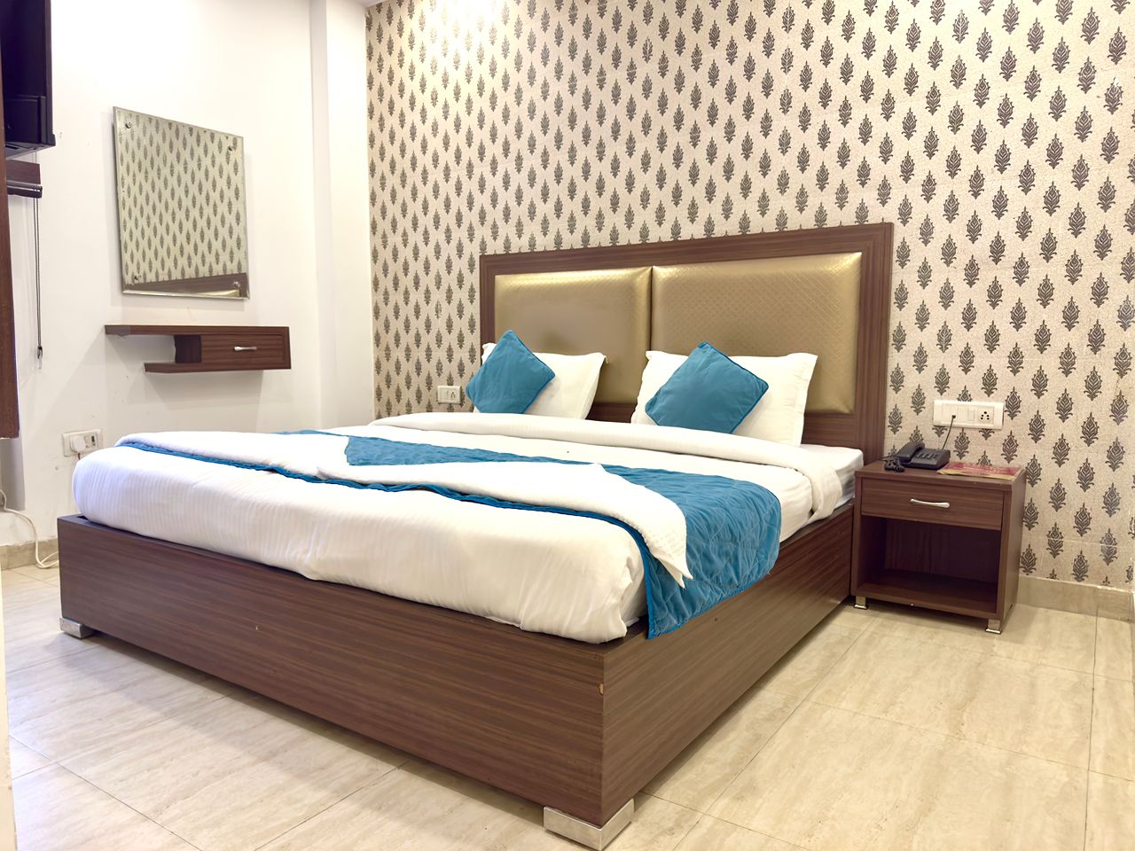 Hotel Pawan Plaza in Delhi