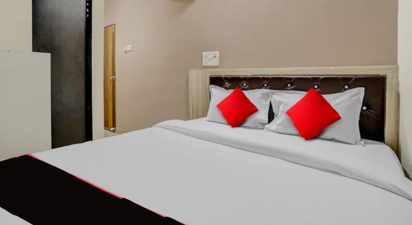 Hotel Relax palace in Mumbai