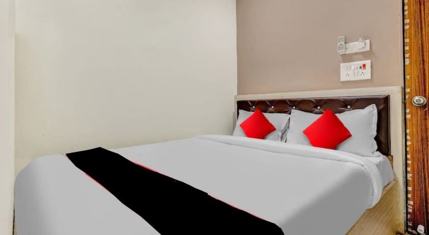 Hotel Relax palace in Mumbai