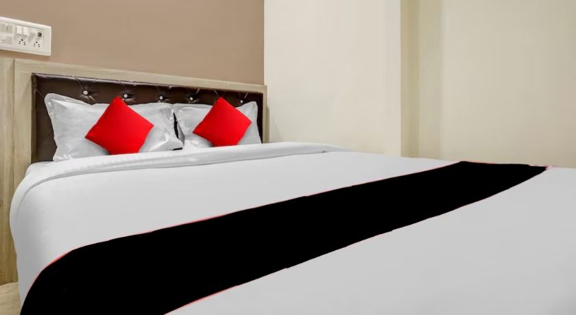 Hotel Relax palace in Mumbai