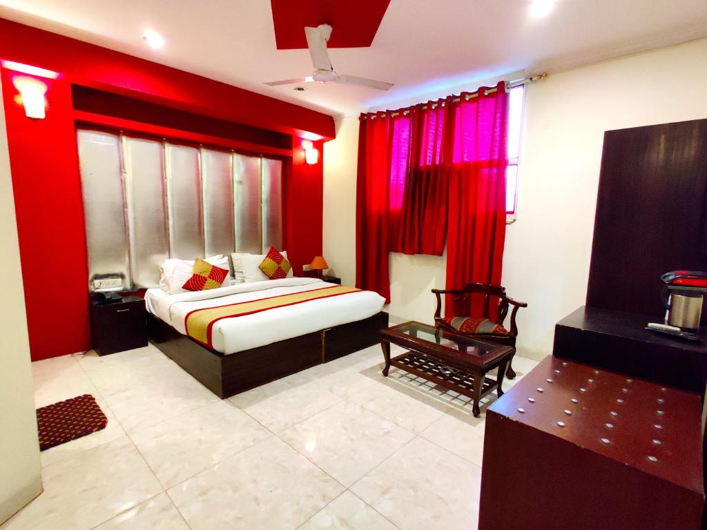 Hotel Unistar in Delhi