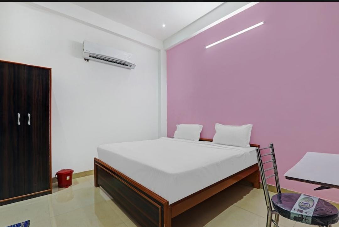 Hotel Raas in Kanpur