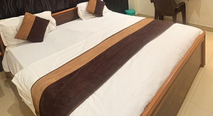 Hotel Raas in Kanpur