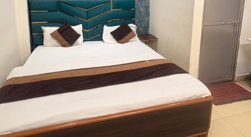 Hotel Raas in Kanpur