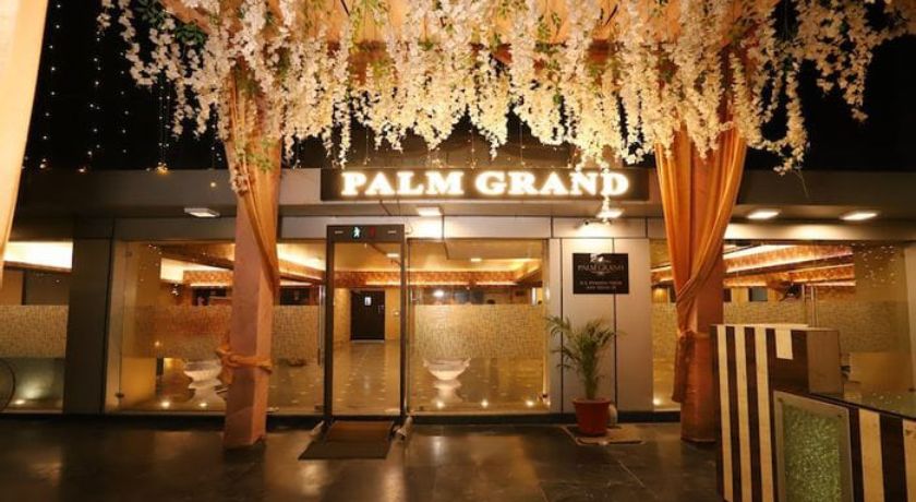 Hotel Palm Grand in Delhi