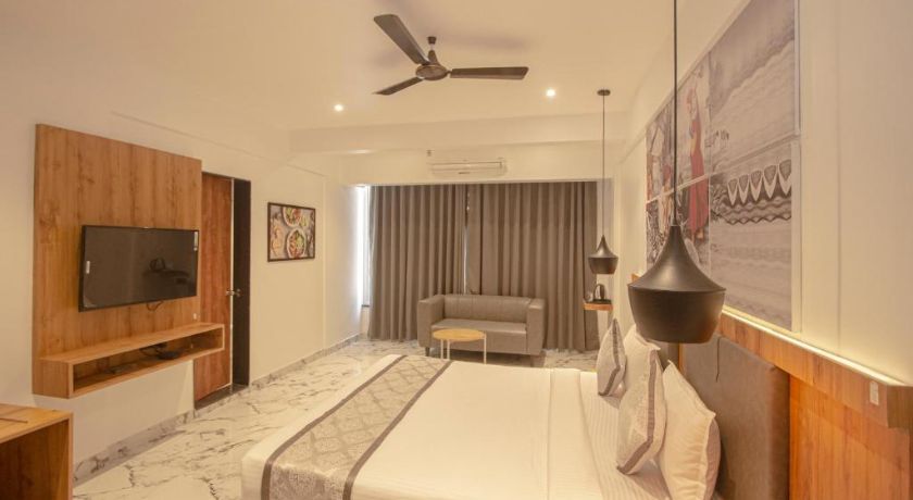 Hotel Monarch Montvert in Navi Mumbai