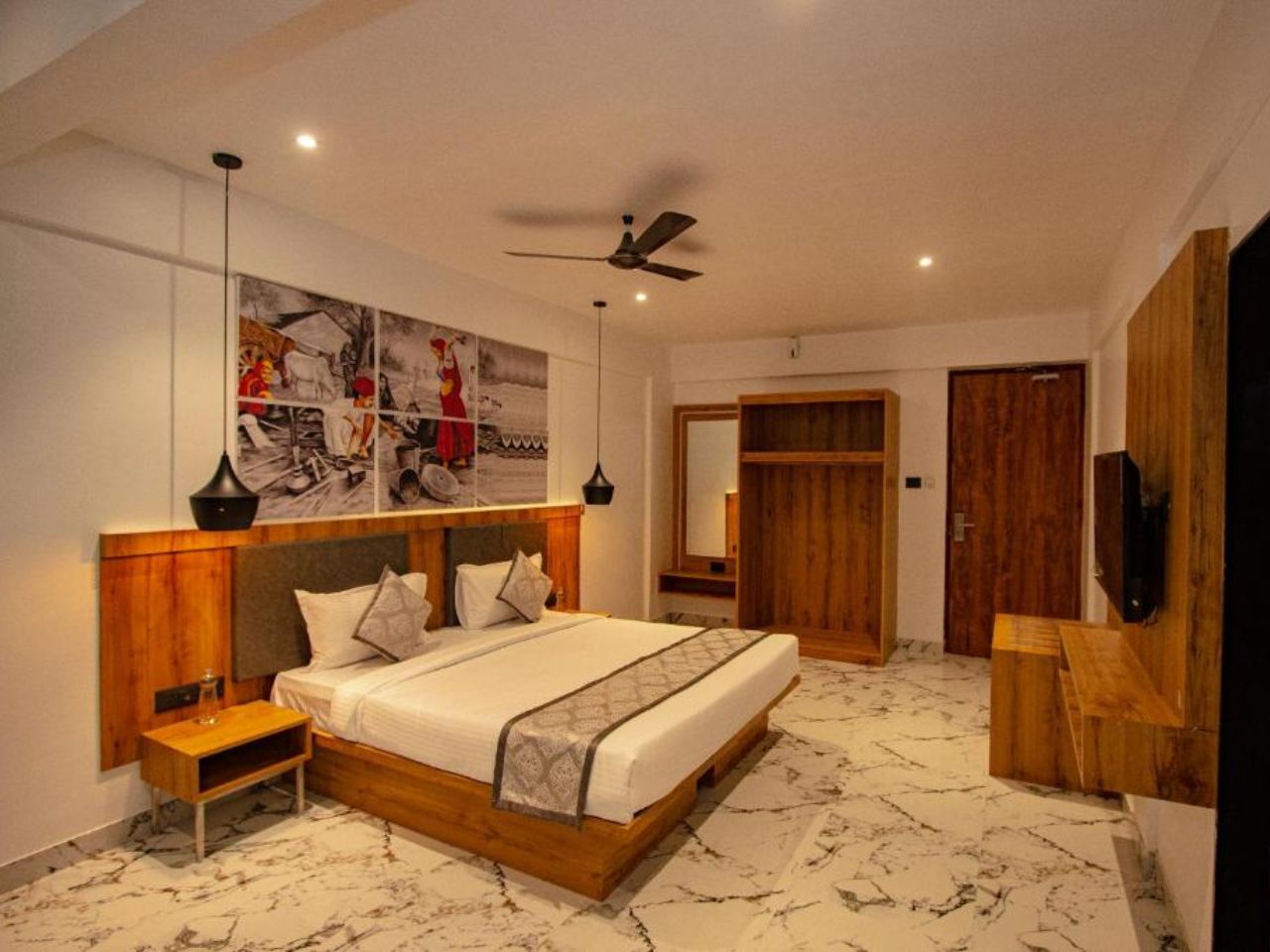 Hotel Monarch Montvert in Navi Mumbai